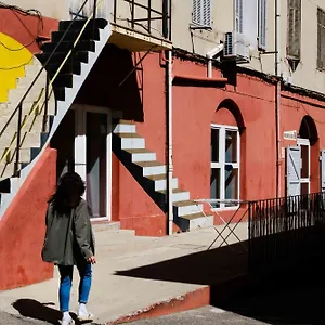 Vertigo Vieux-port Hostal